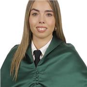 Soy estudiante de doble grado de educación primaria+estudios franceses, en bachillerato obtuve matrícula de honor y ya he dado clases con anterioridad